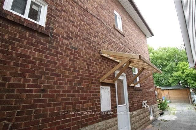 143 Belgravia Avenue Unit Upper S photo 17