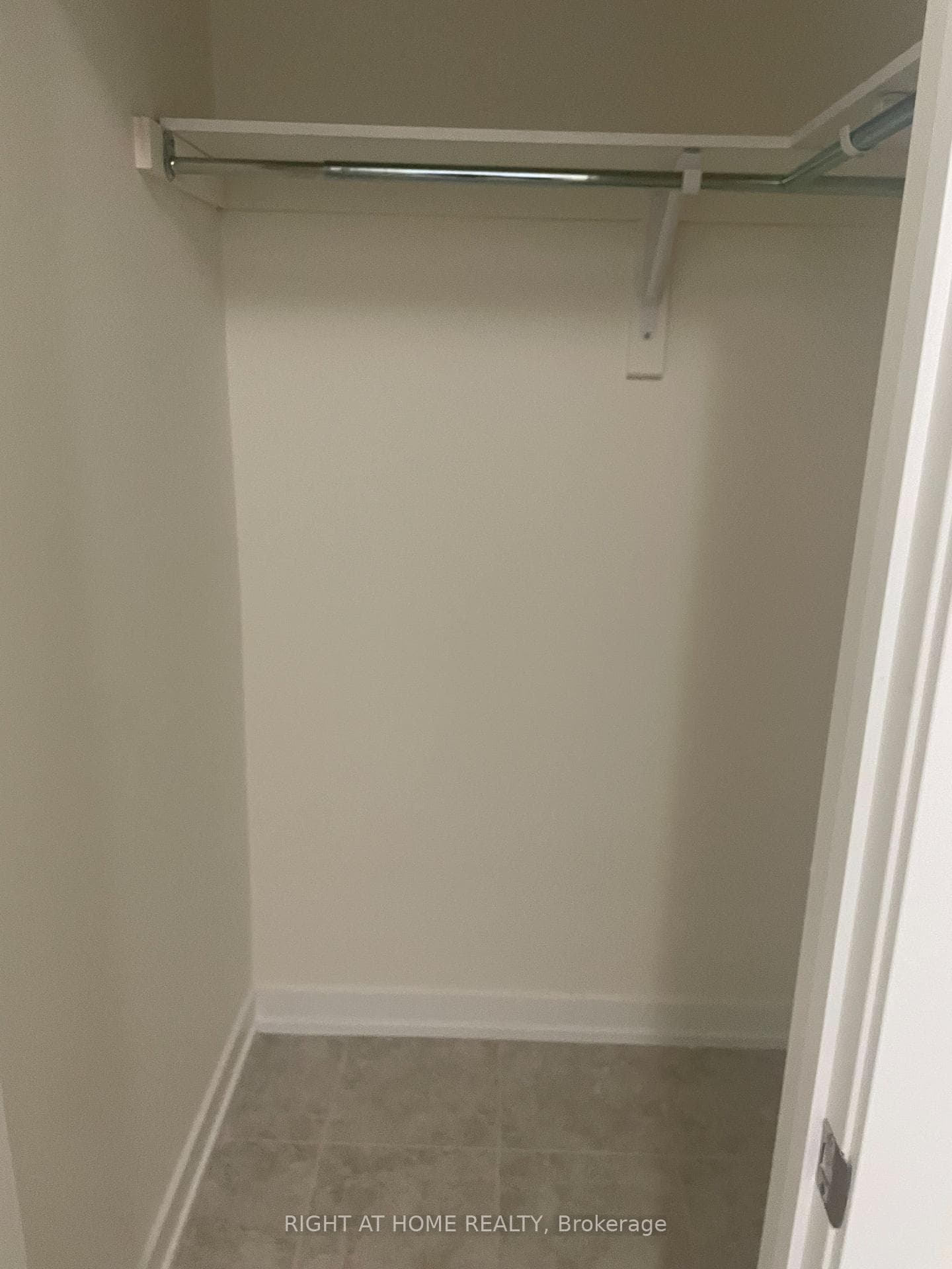107 Henshaw Drive photo 9