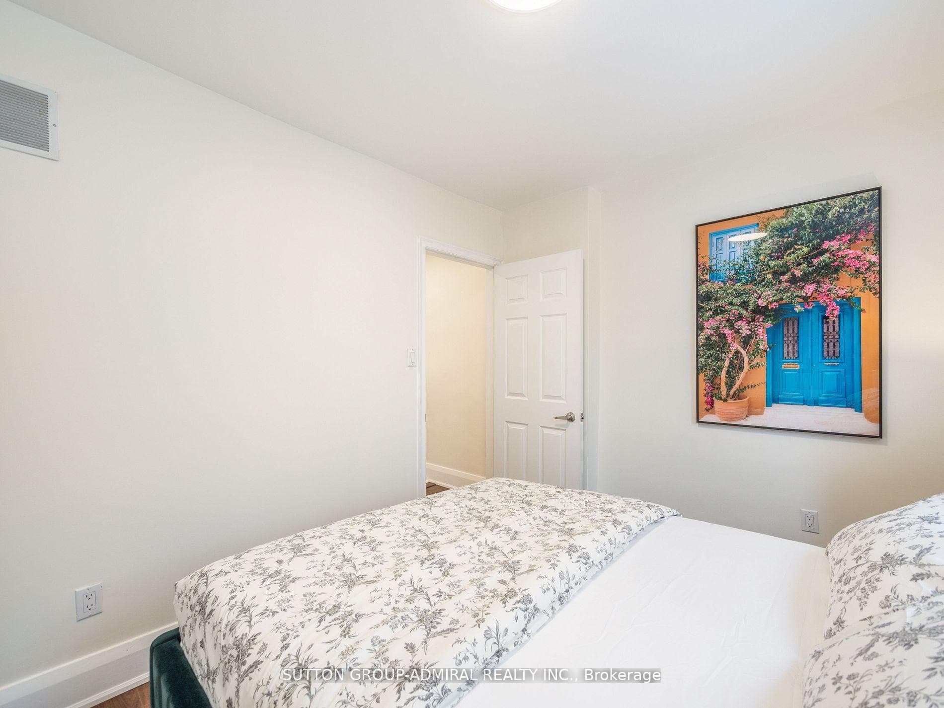 389 Davisville Avenue photo 30