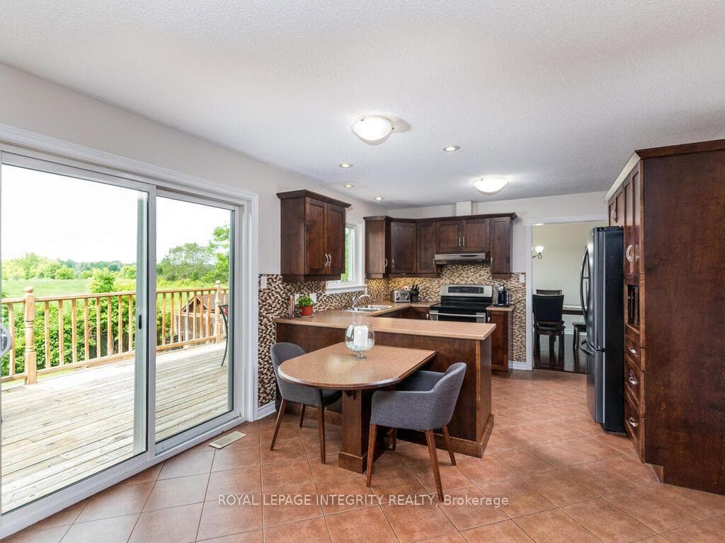 111 Comba Drive photo 9