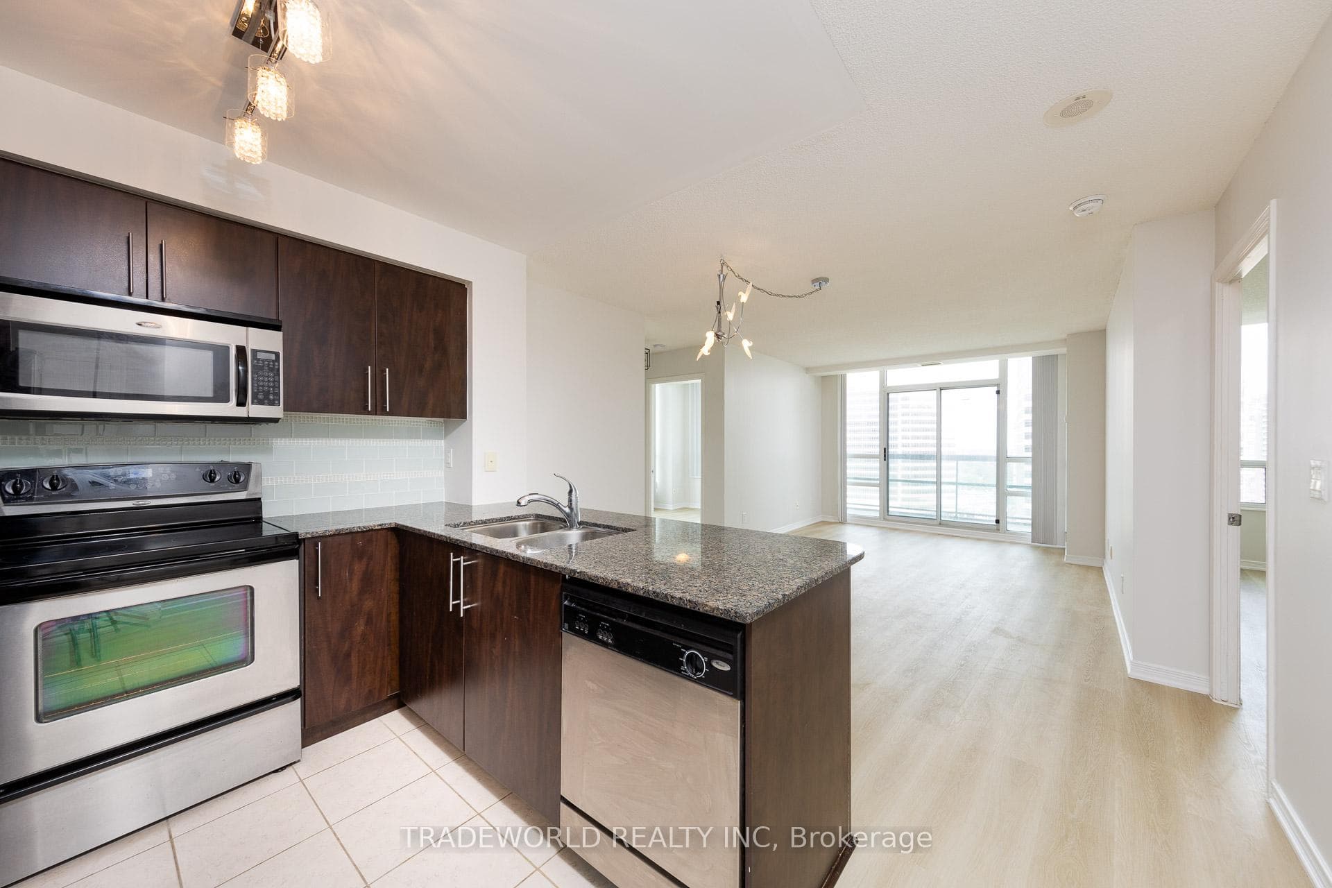 509 Beecroft Road Unit 2108 photo 6
