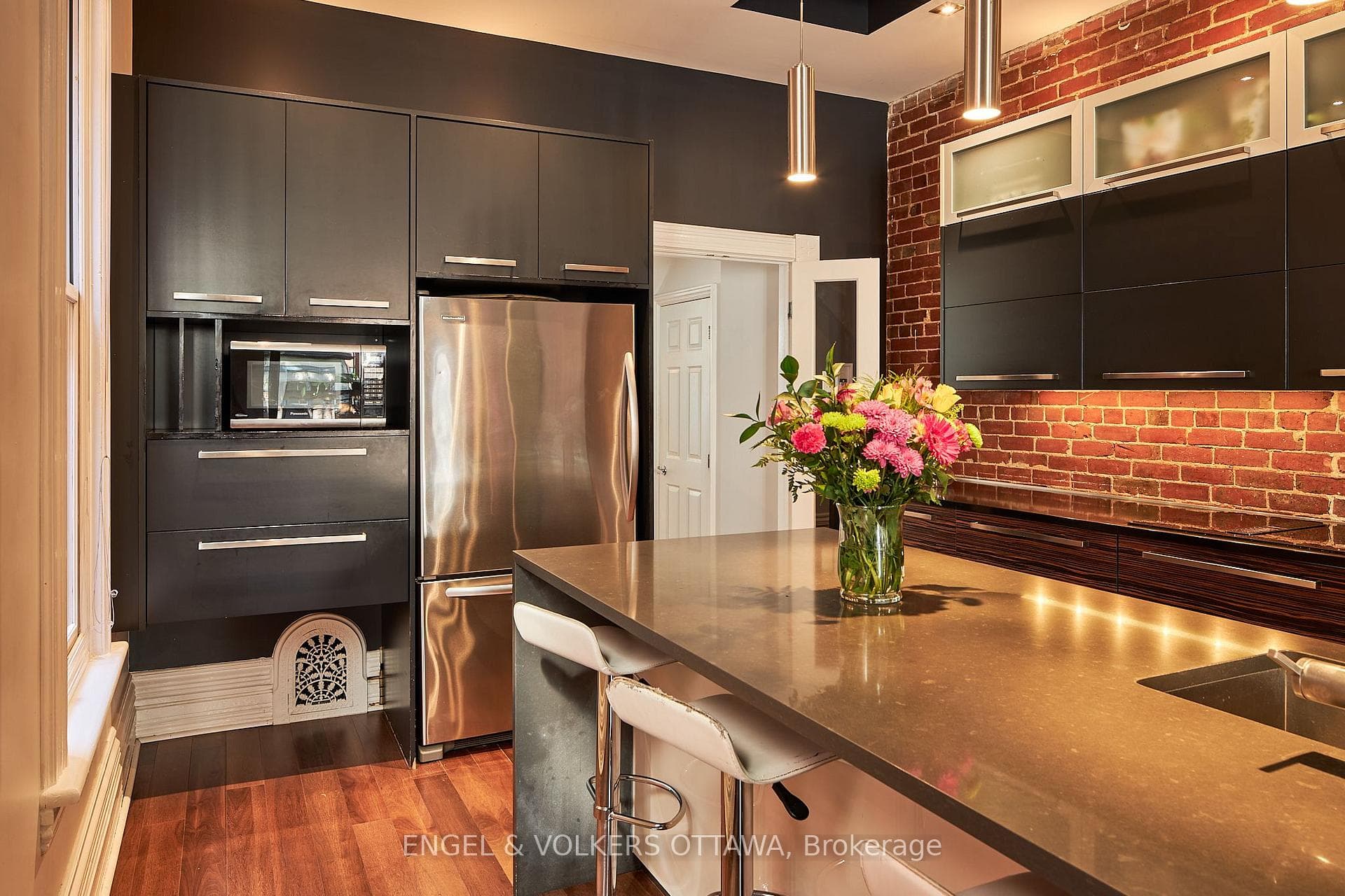 103 James Street photo 8
