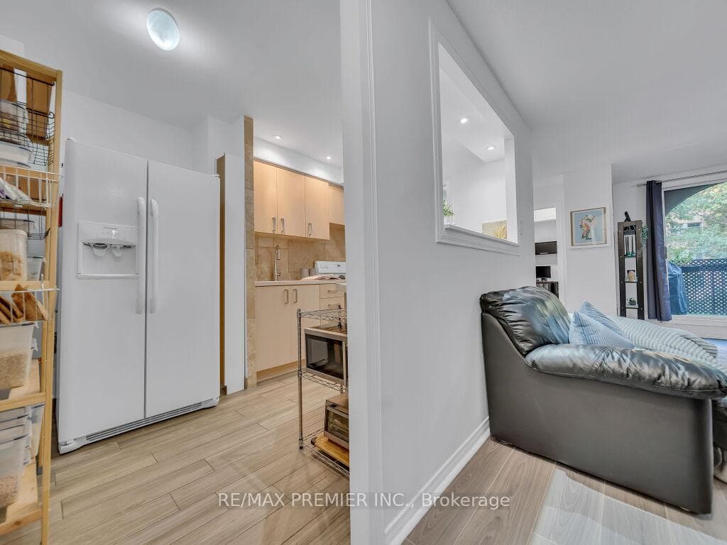 2095 Roche Court Unit 225 photo 4