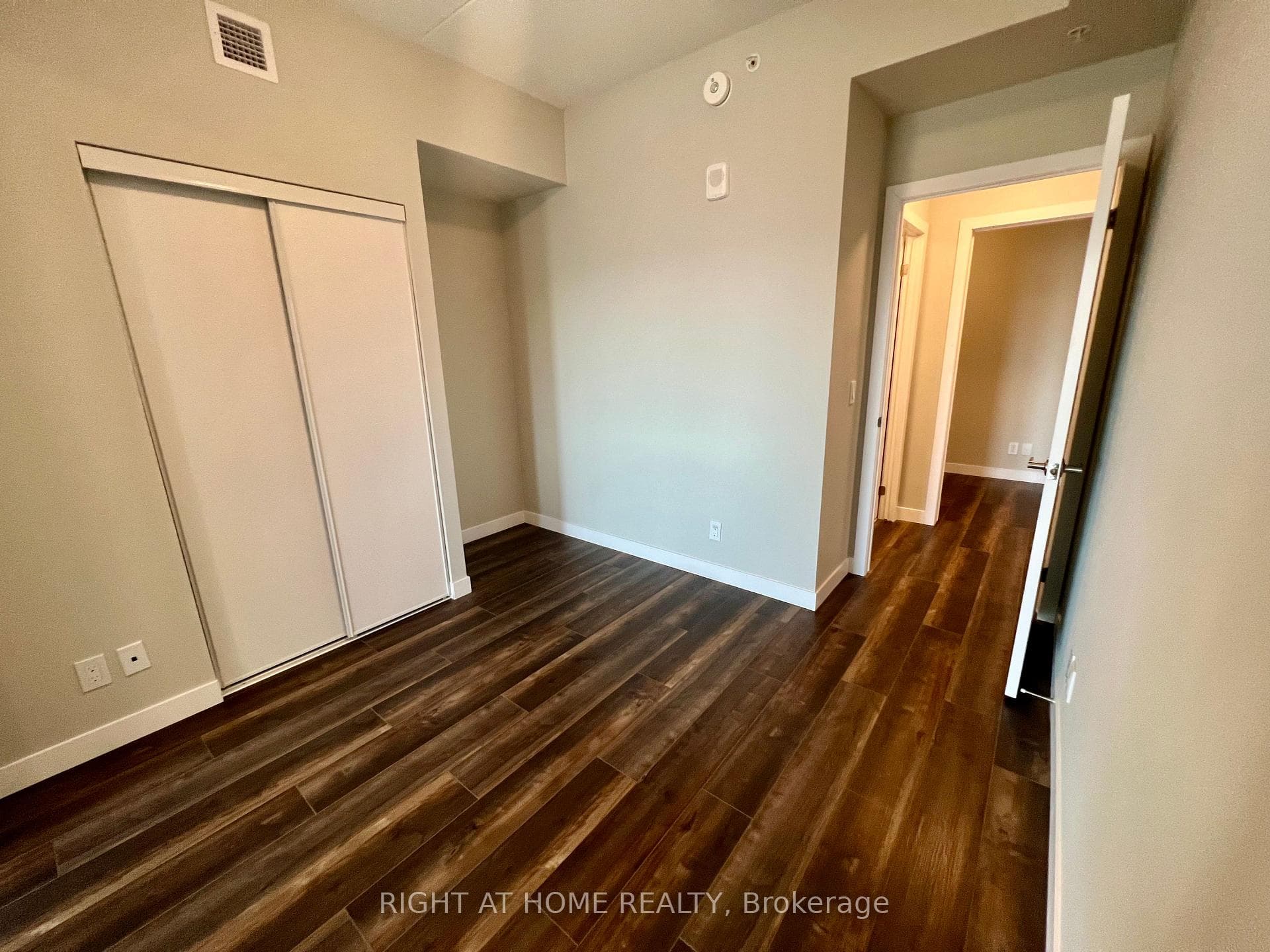 15 Queen Street Unit 1815 photo 18
