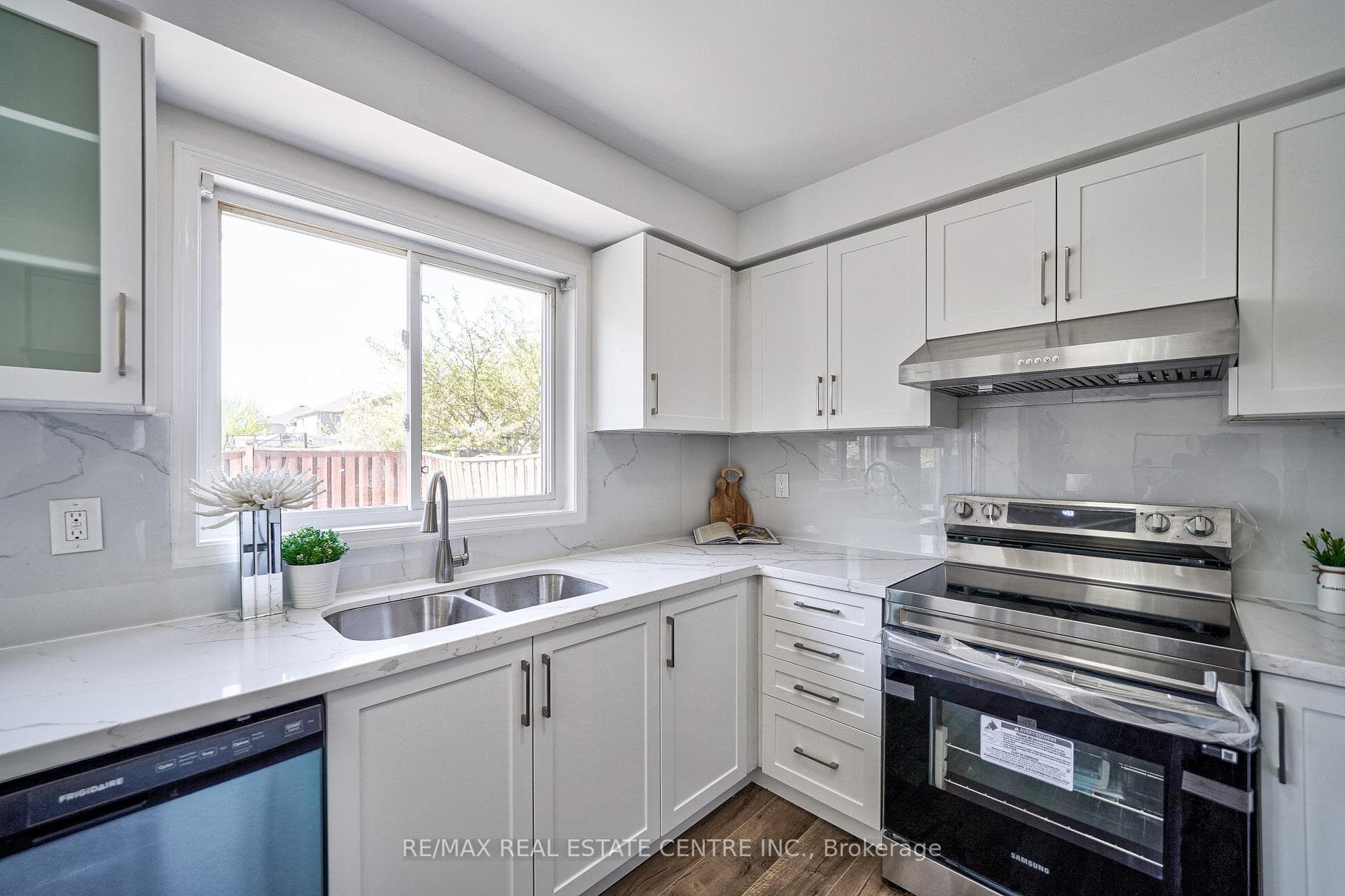 4 Hedgeline Street Unit Upper photo 12