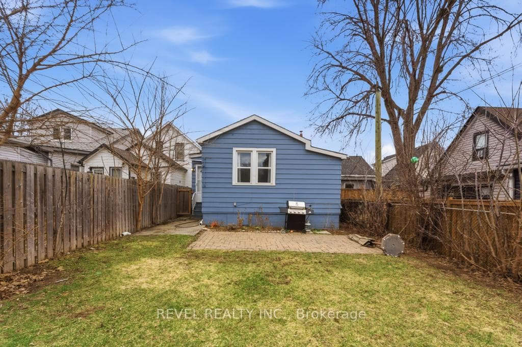 176 Wood Street photo 29