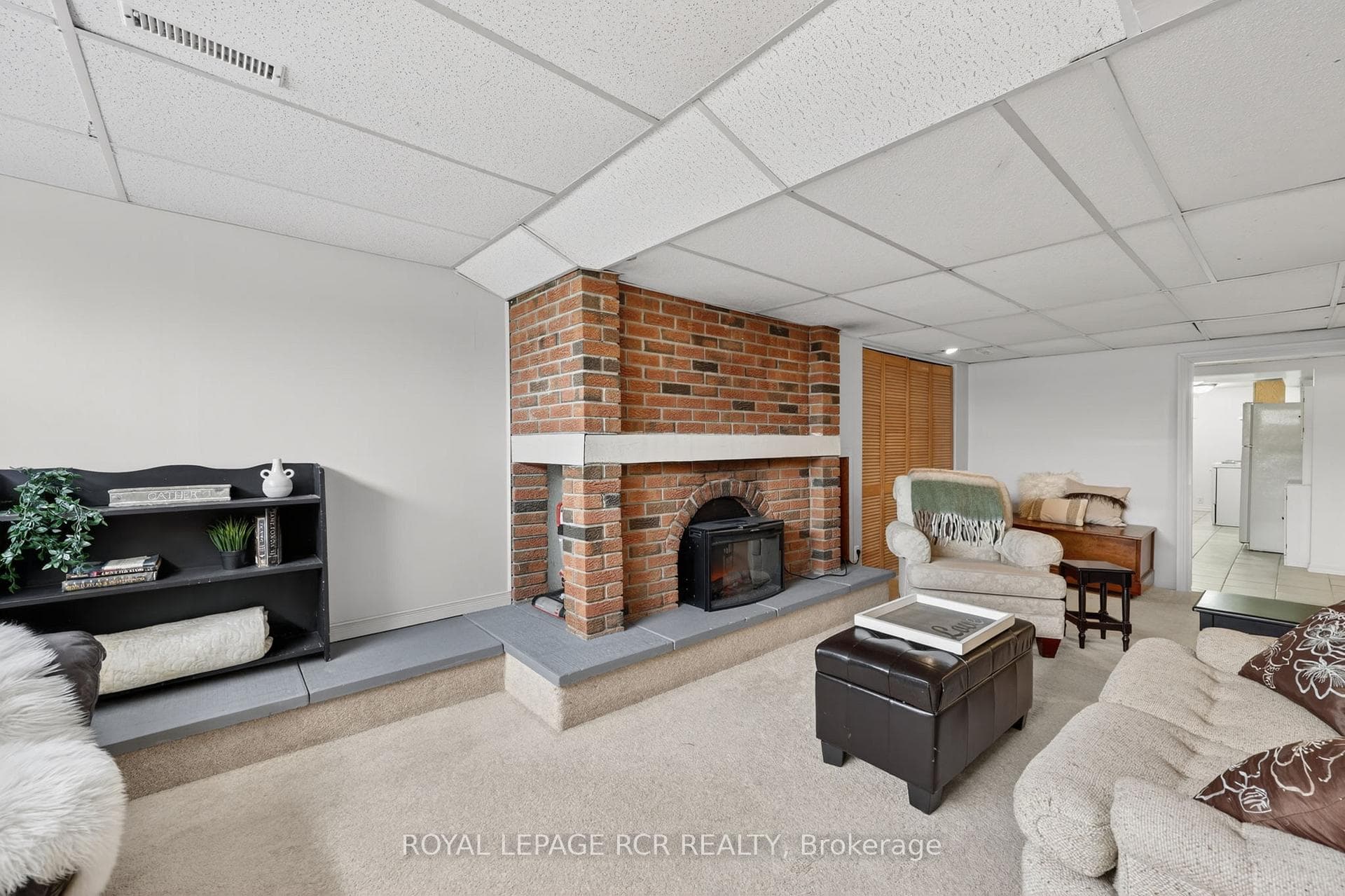 164 Burbank Crescent photo 35
