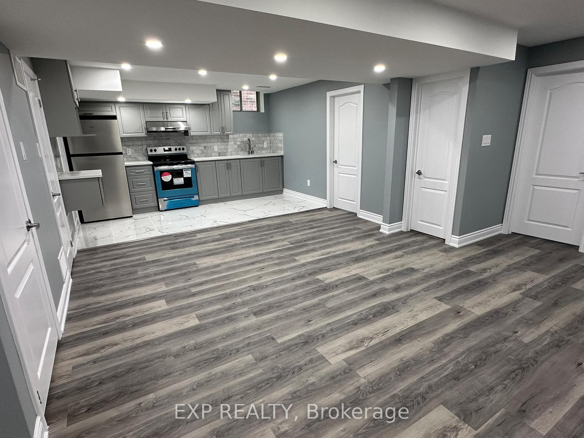 31 Lorne Thomas Place photo 11