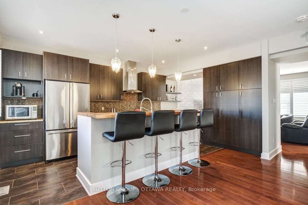 1559 QUEENSDALE Avenue photo 15