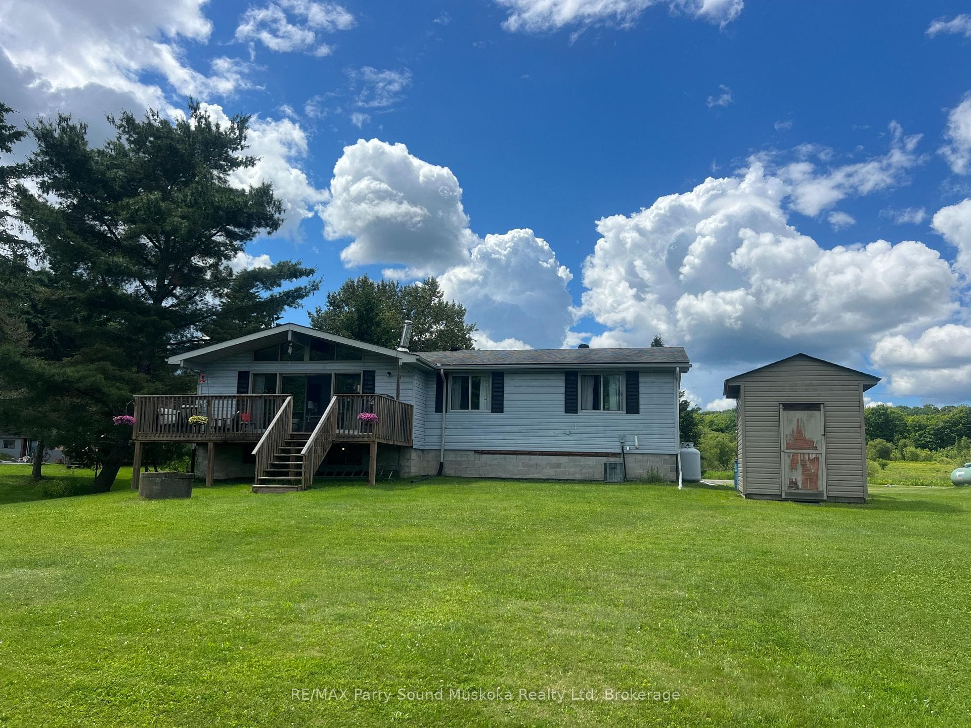 4 Season Cottage or Home on Lake Manitouwabing