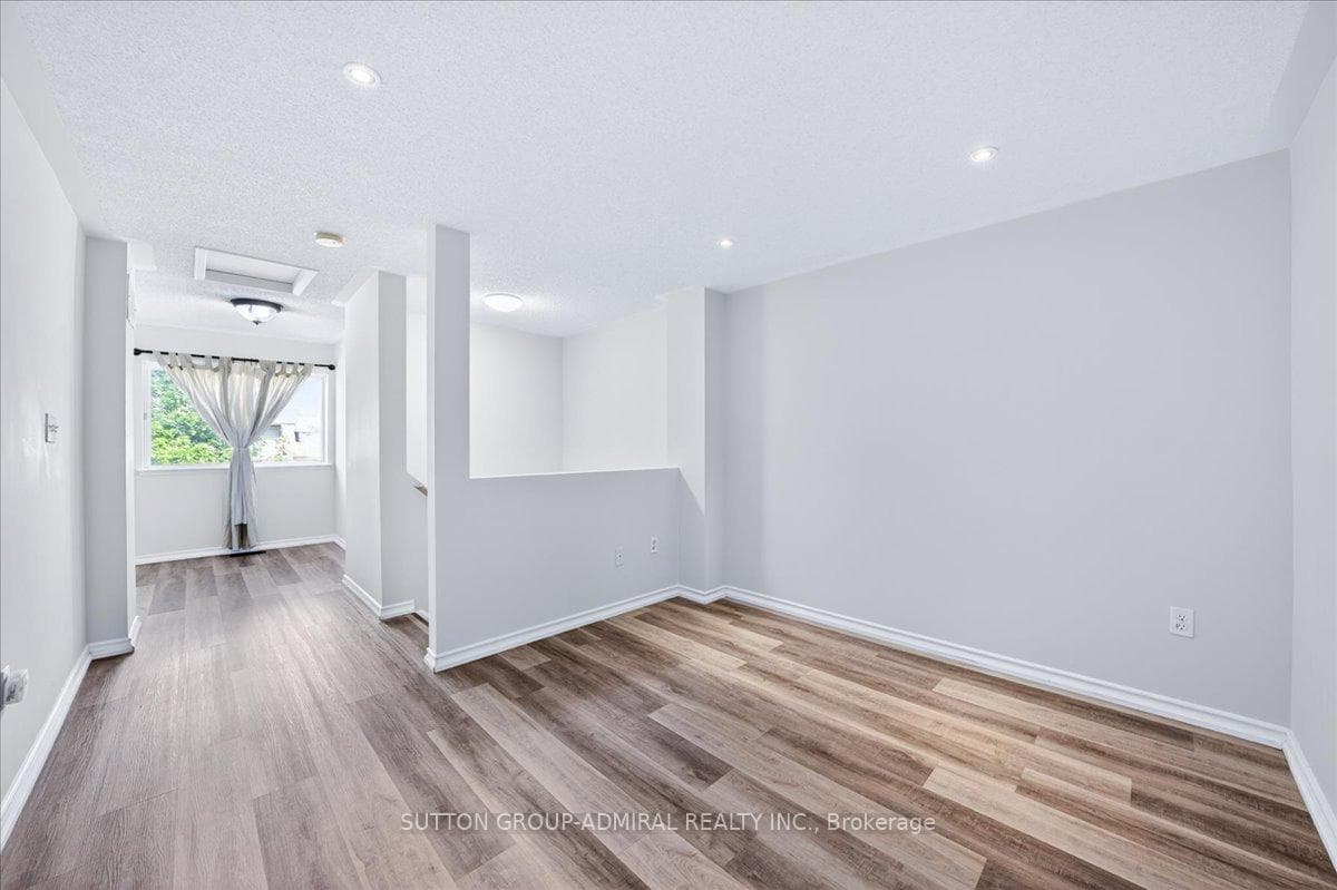 75 Strathaven Drive Unit 35 photo 32