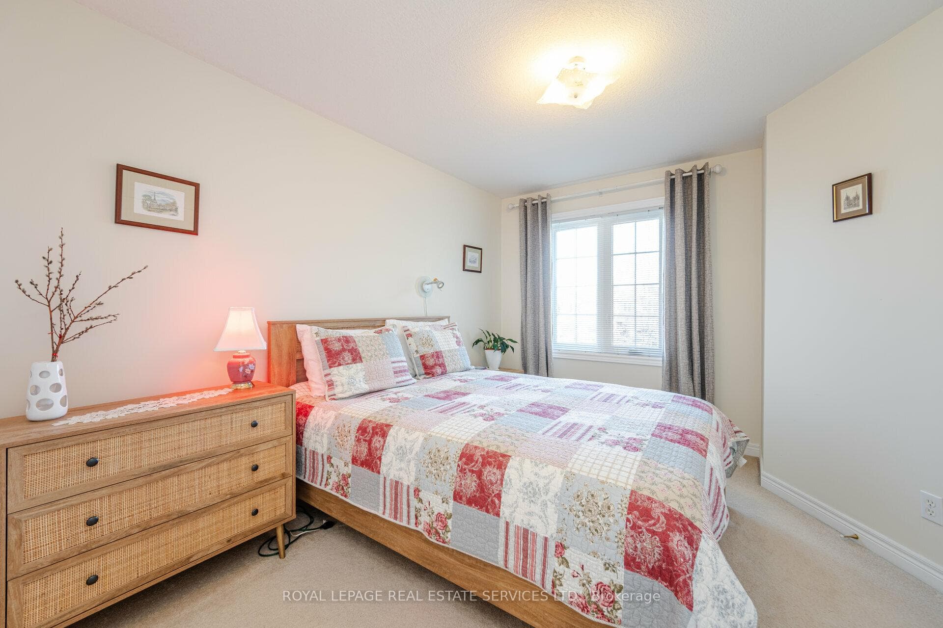 1393 Treeland Street photo 22