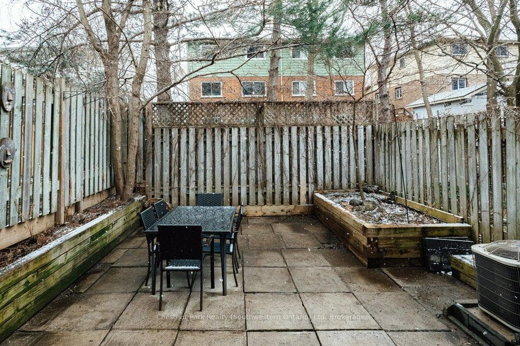 153 Dovercliffe Road photo 42