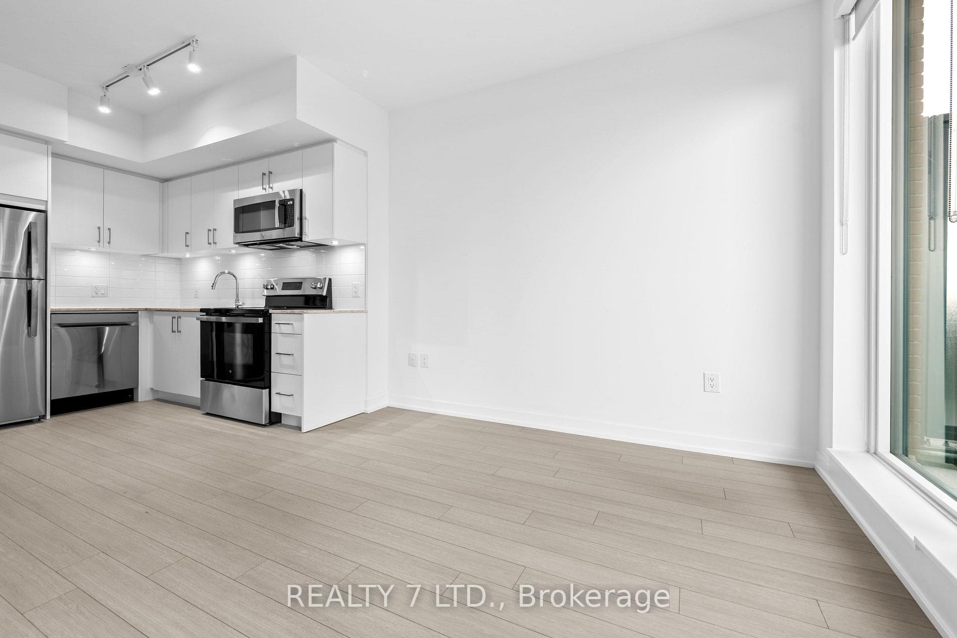 4010 Eglinton Avenue Unit 708 photo 18