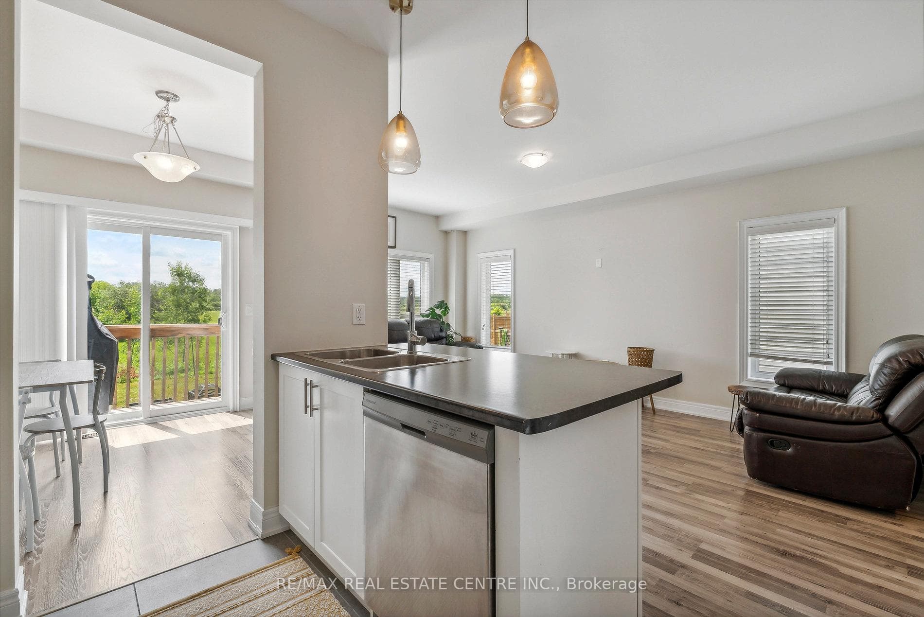 337 Atkinson Street photo 16