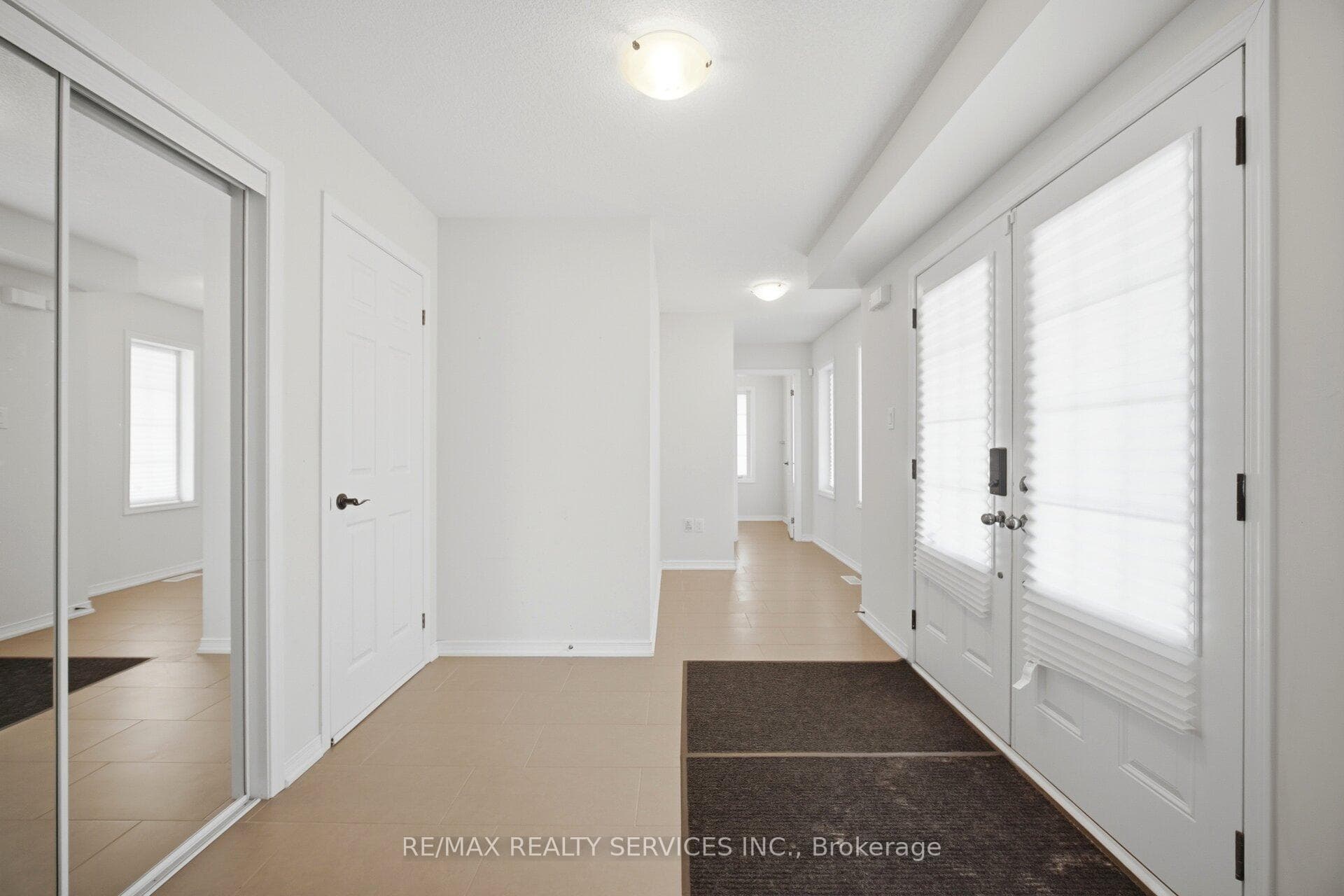 144 Baffin Crescent photo 12