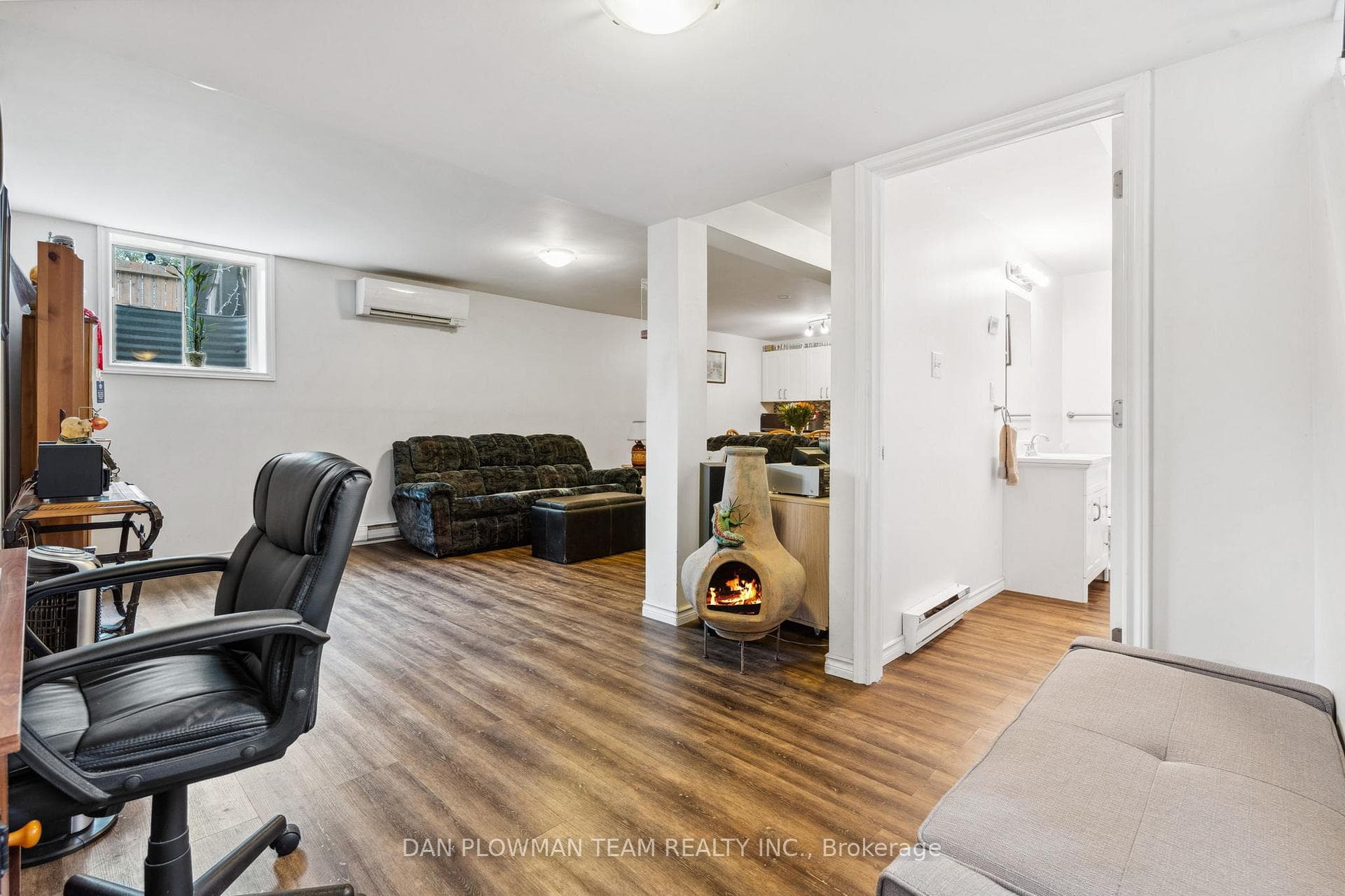 200 Willis Avenue photo 17