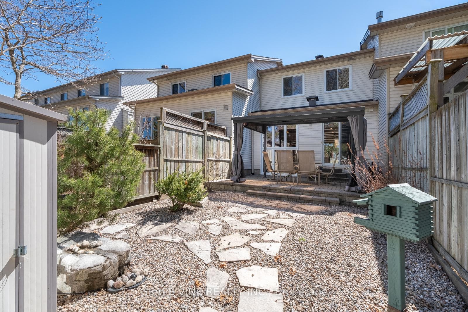 142 College Circle photo 37