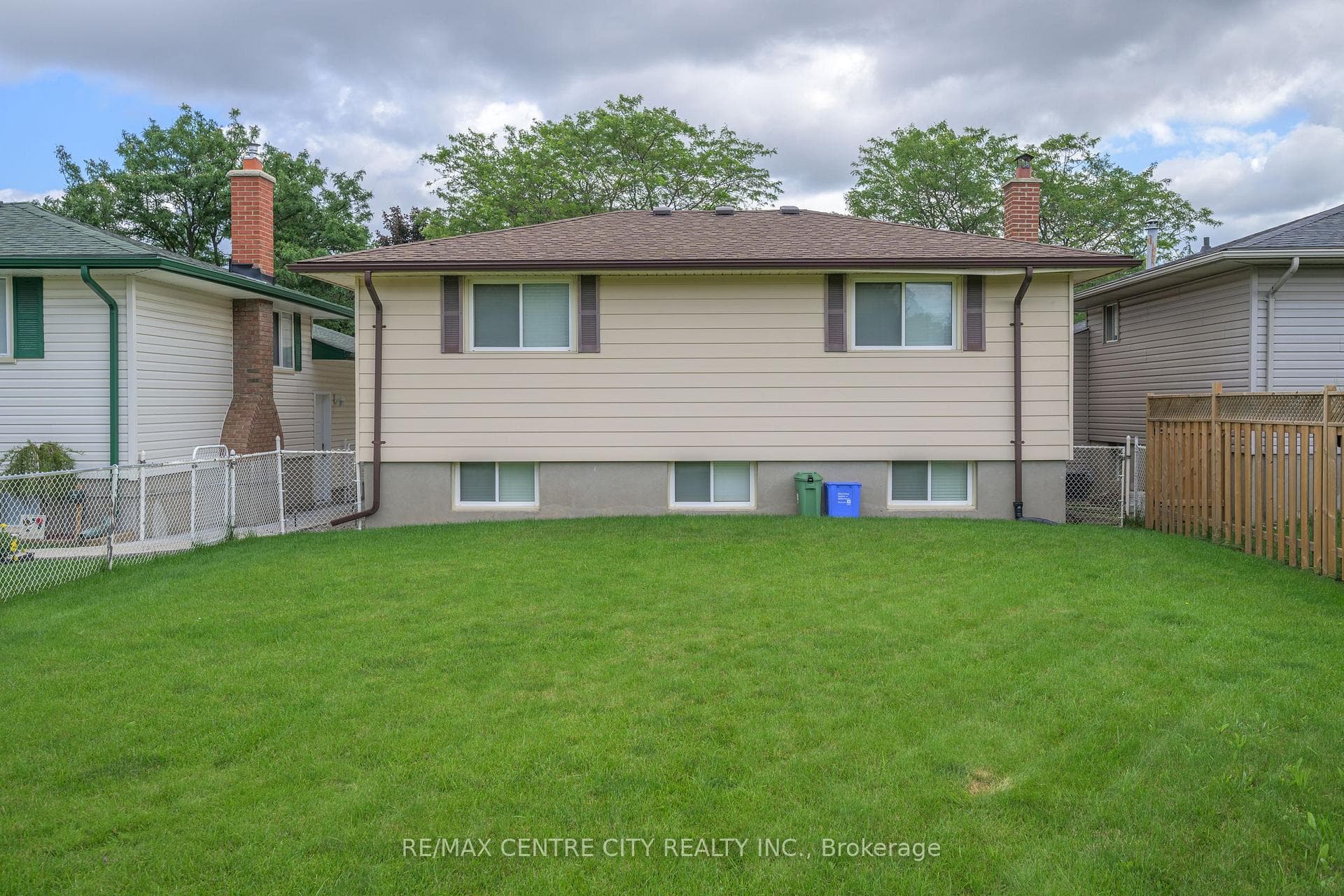 1003 Jalna Boulevard photo 29