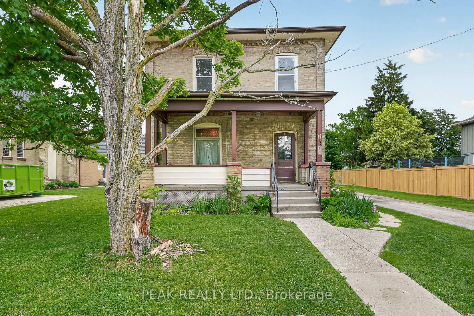 11 Byron Street photo 2