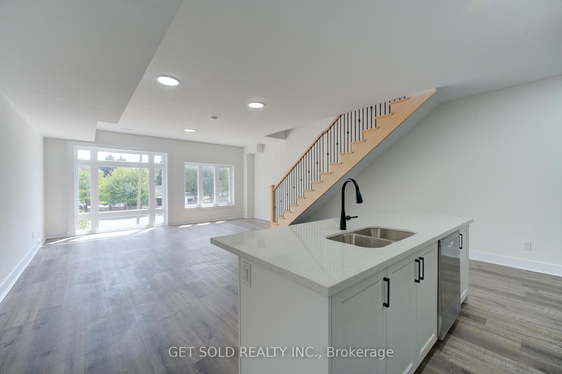 6701 Thorold Stone Road Unit 12 photo 8