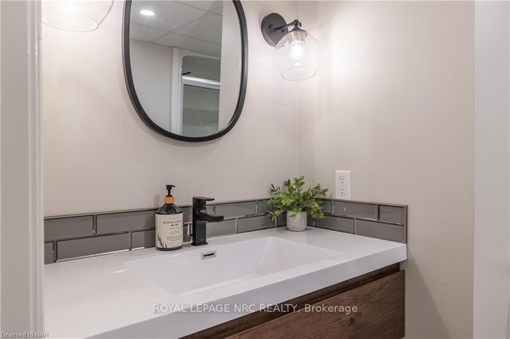 3693 MCKENZIE Drive photo 35