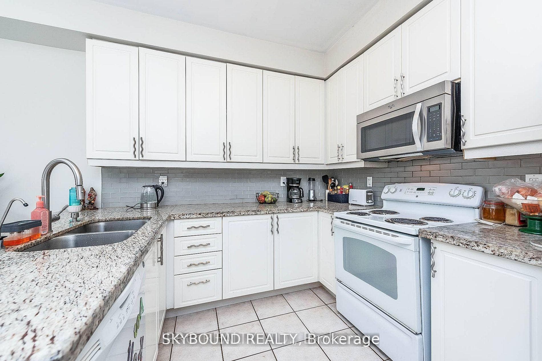 66 Skylark Drive photo 6