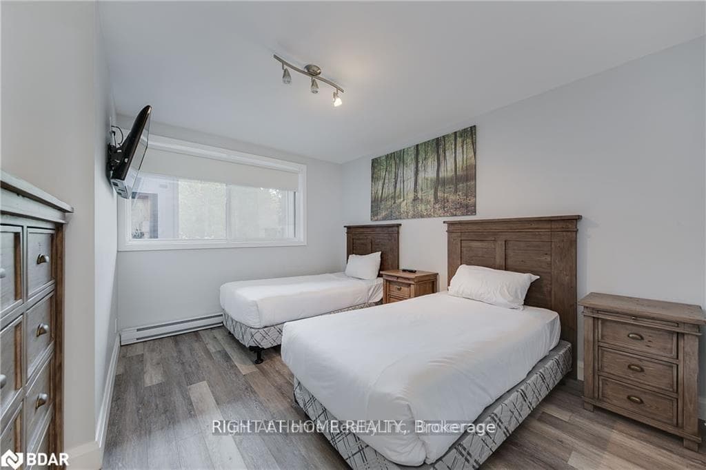 80 Horseshoe Boulevard Unit 102 photo 36