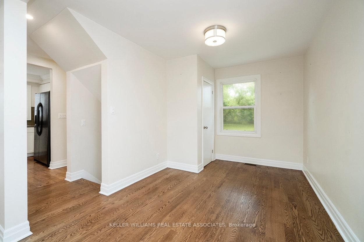 10 Joseph Street photo 16