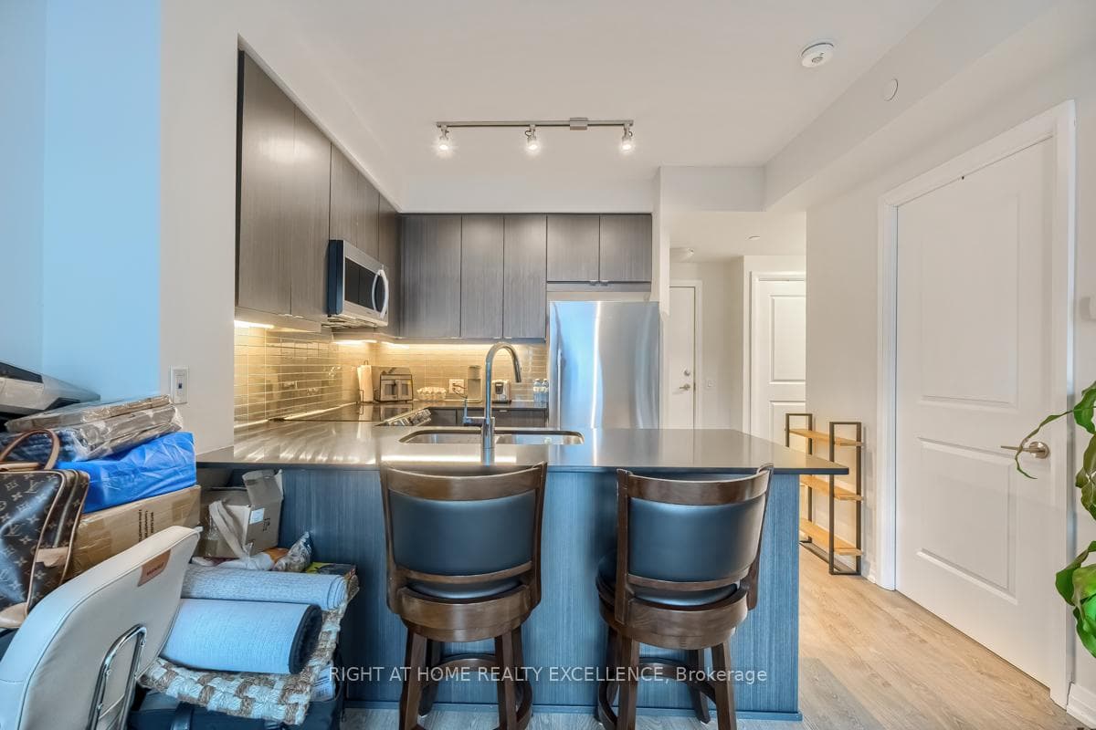50 THOMAS RILEY Road Unit 1906 photo 17