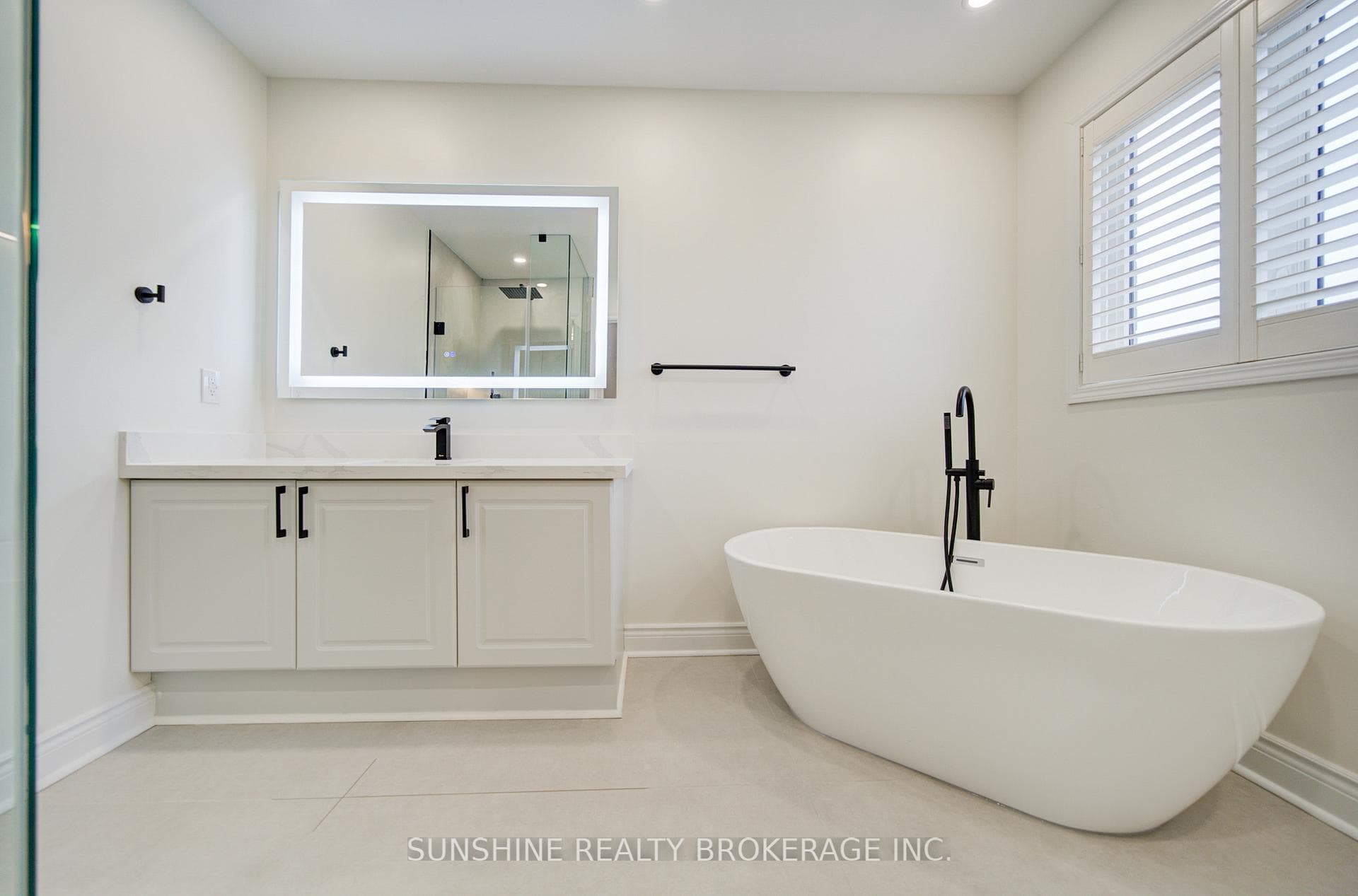 58 Chalone Crescent photo 36