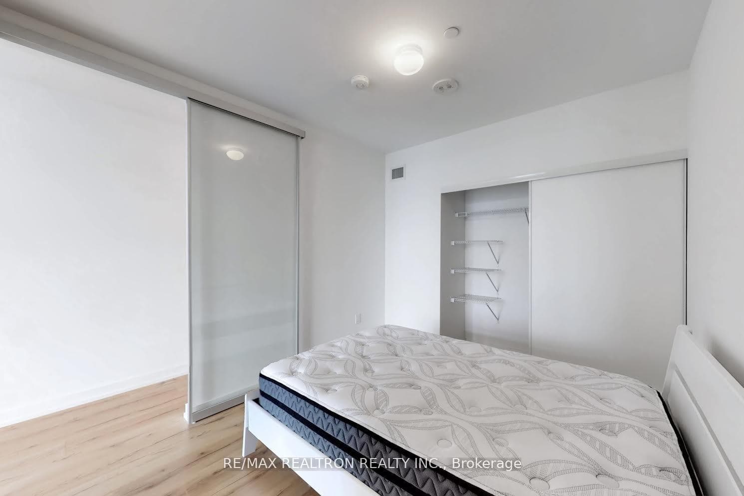 1195 The Queensway N/A Unit 617 photo 26