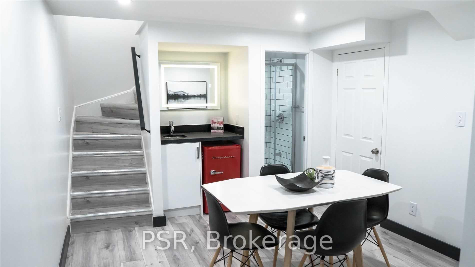 2 Blackthorn Avenue Unit 20 photo 13