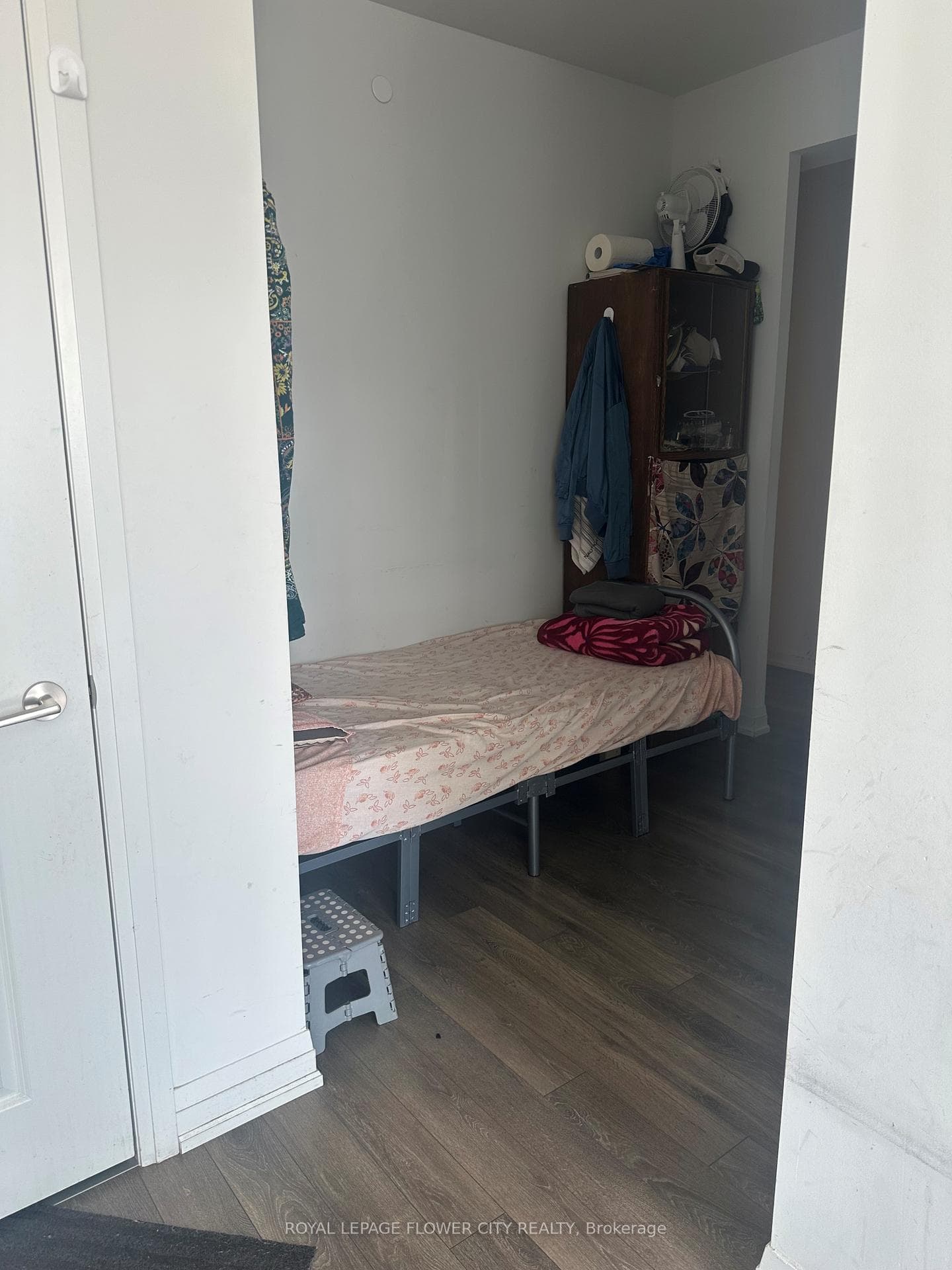 10 Meadowglen Place Unit 1009 photo 15