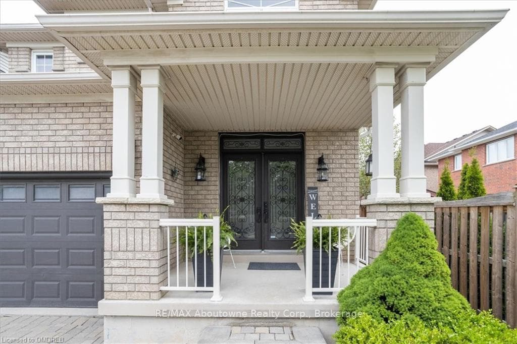 499 WILLMOTT Crescent photo 2