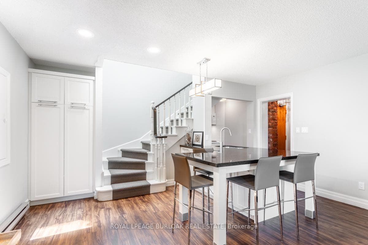 432 BURLINGTON Avenue Unit 6 photo 11