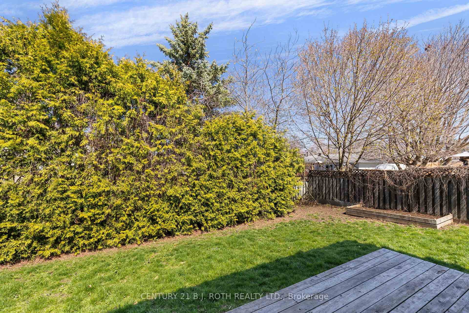 31 Porter Crescent photo 39