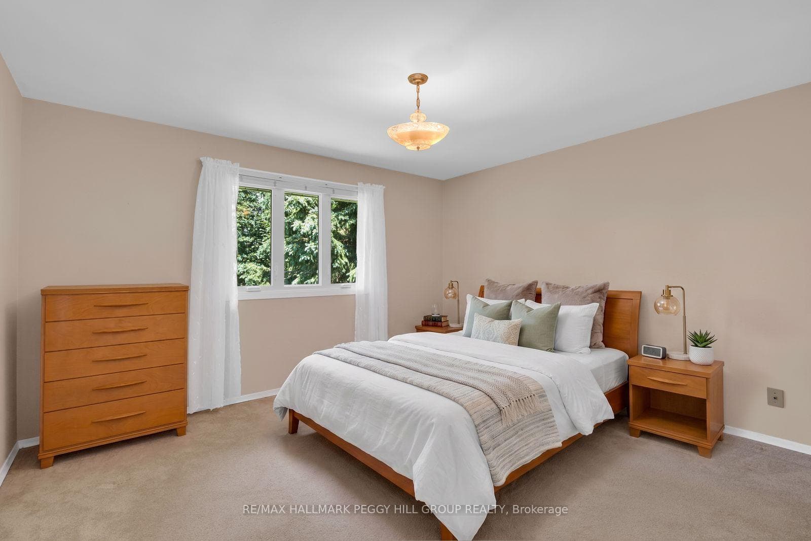 2222 Victoria Street photo 9