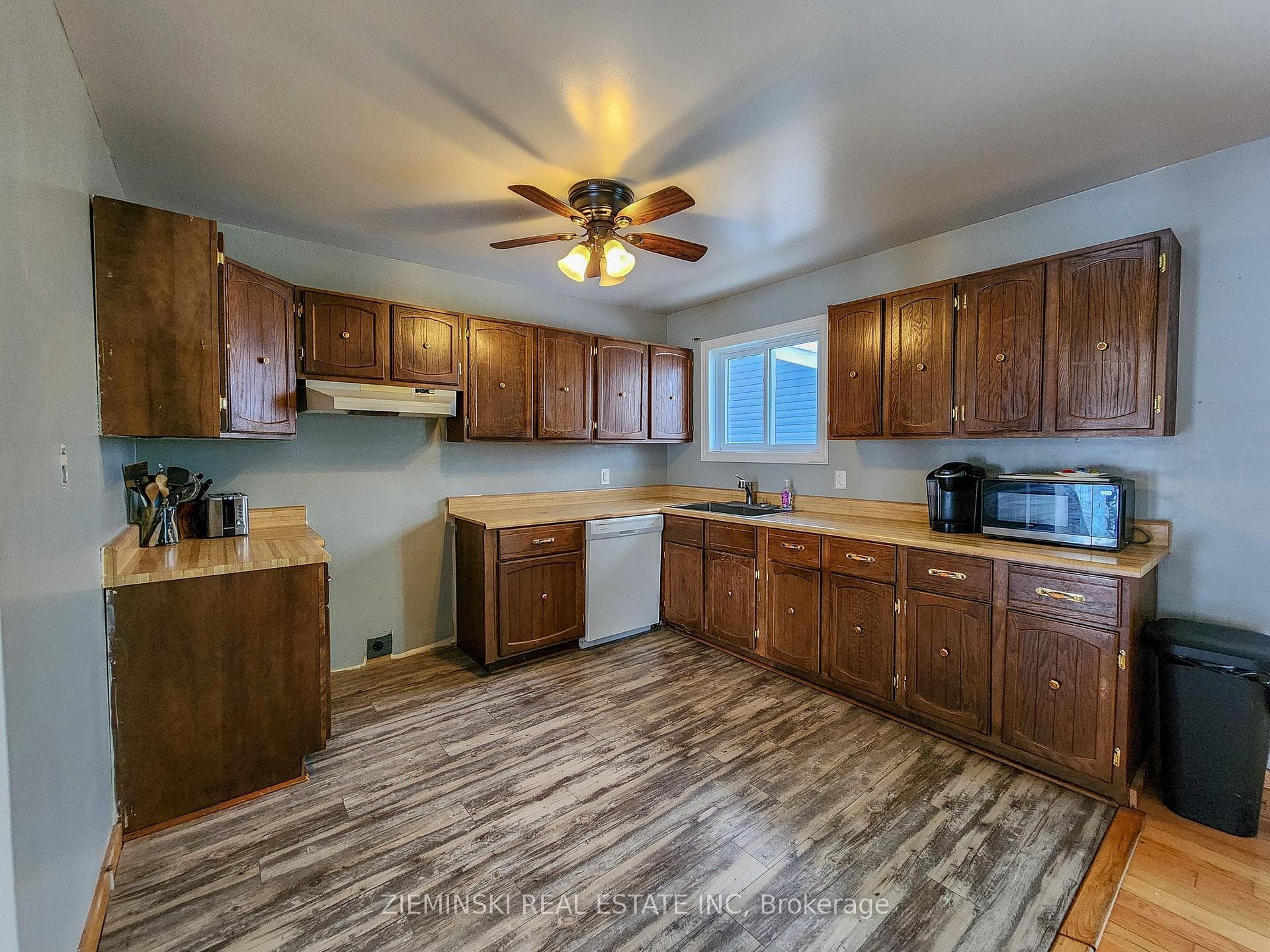 143 Tamarack Street photo 10