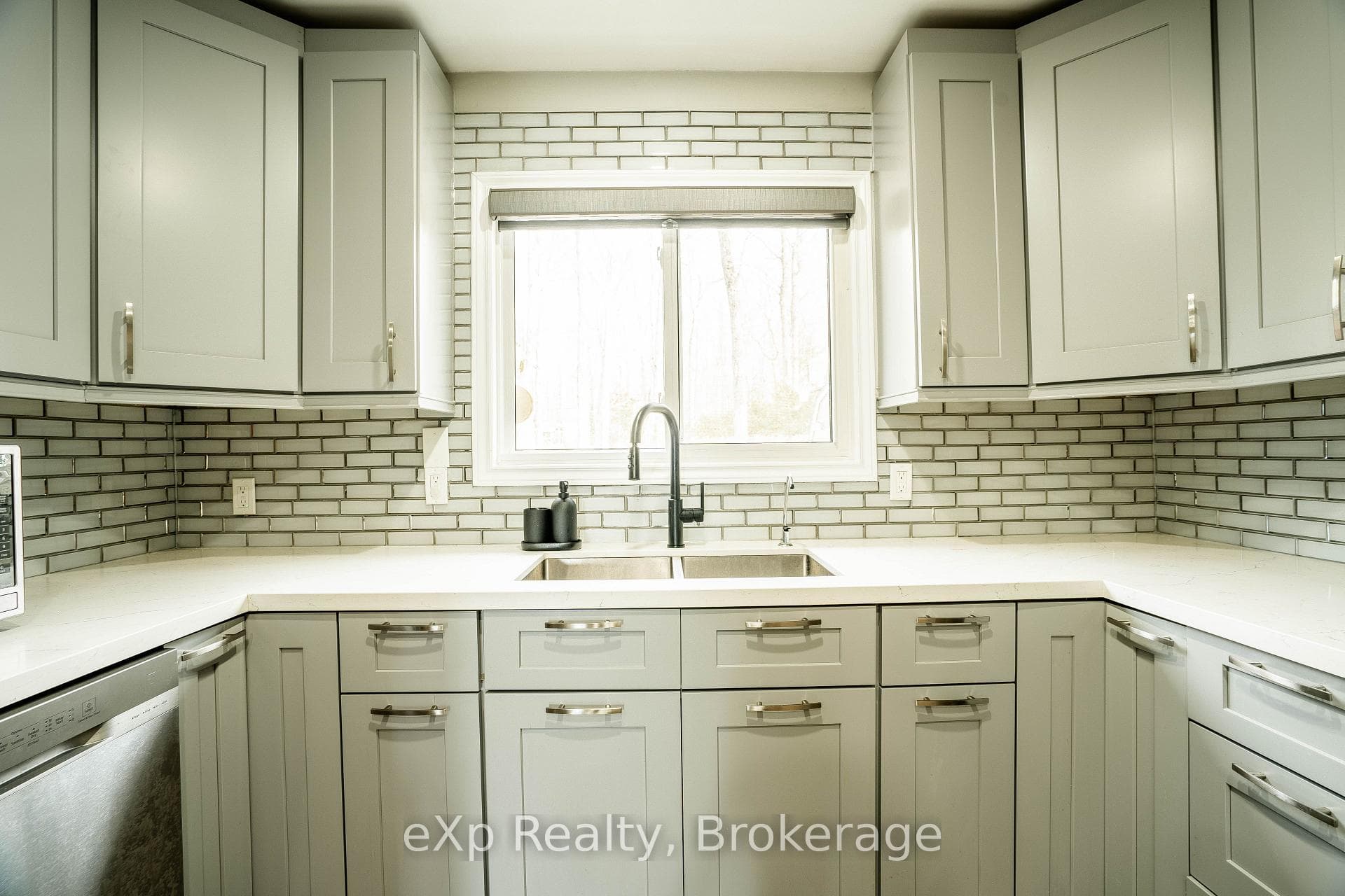 170 Francis Drive photo 18
