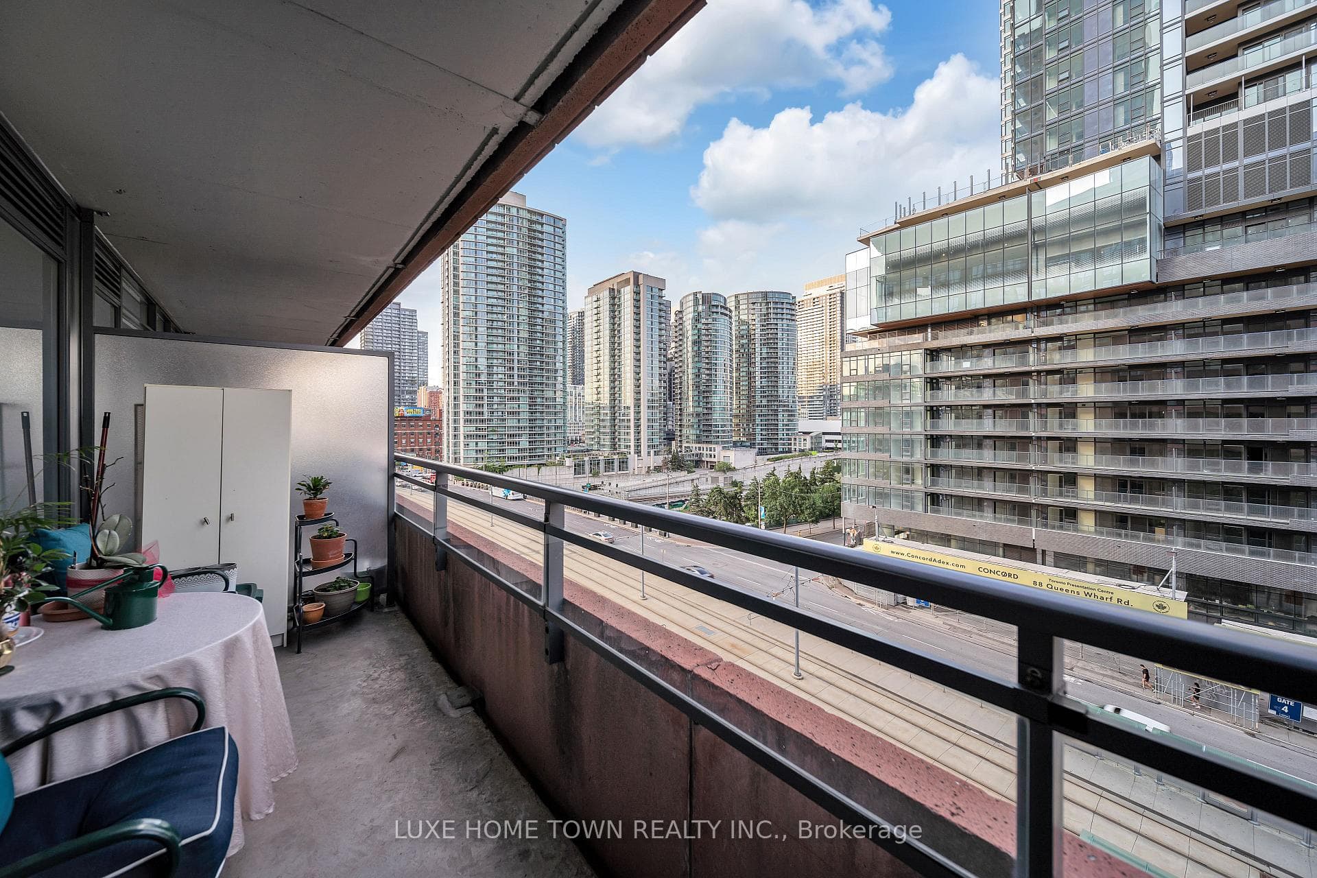 4K Spadina Avenue Unit 711 photo 26