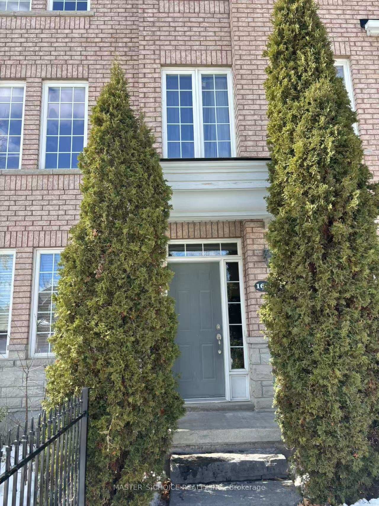 160 Yorkland Street photo 4