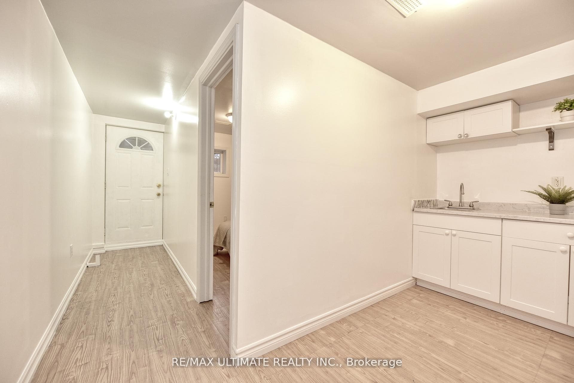227 Earlscourt Avenue photo 23