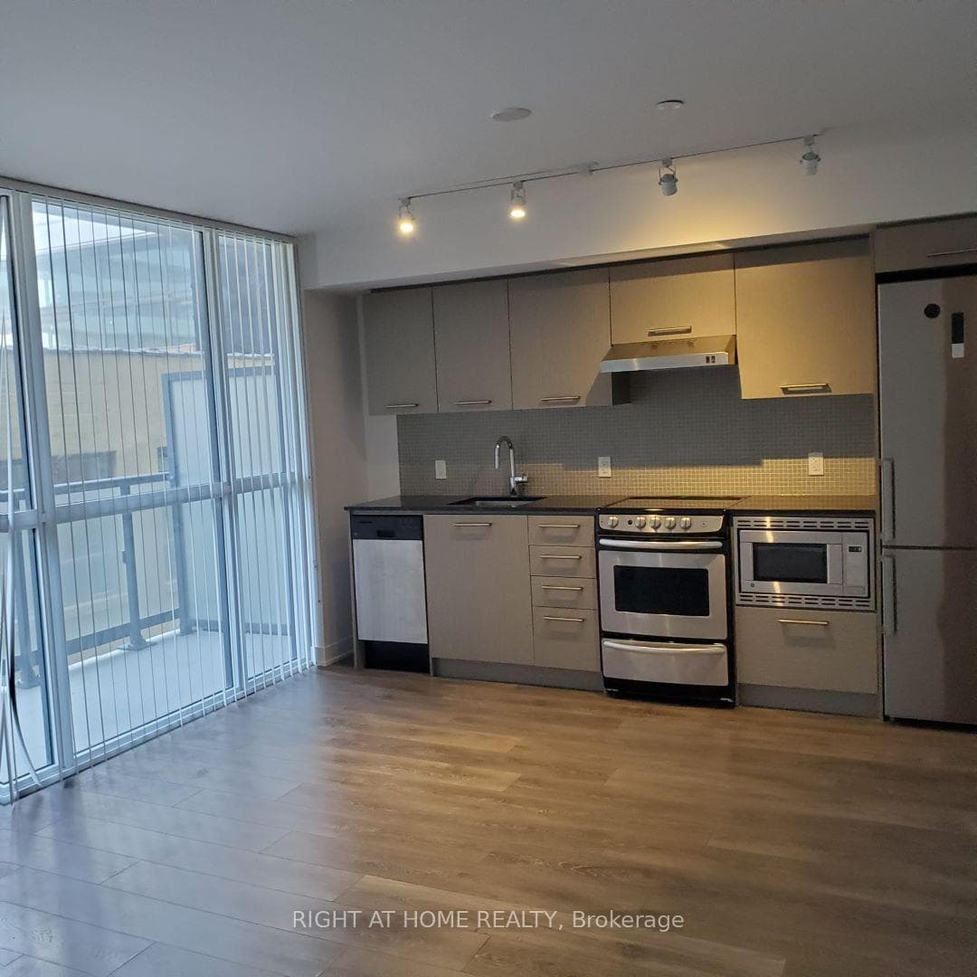 87 Peter Street Unit 1212 photo 16