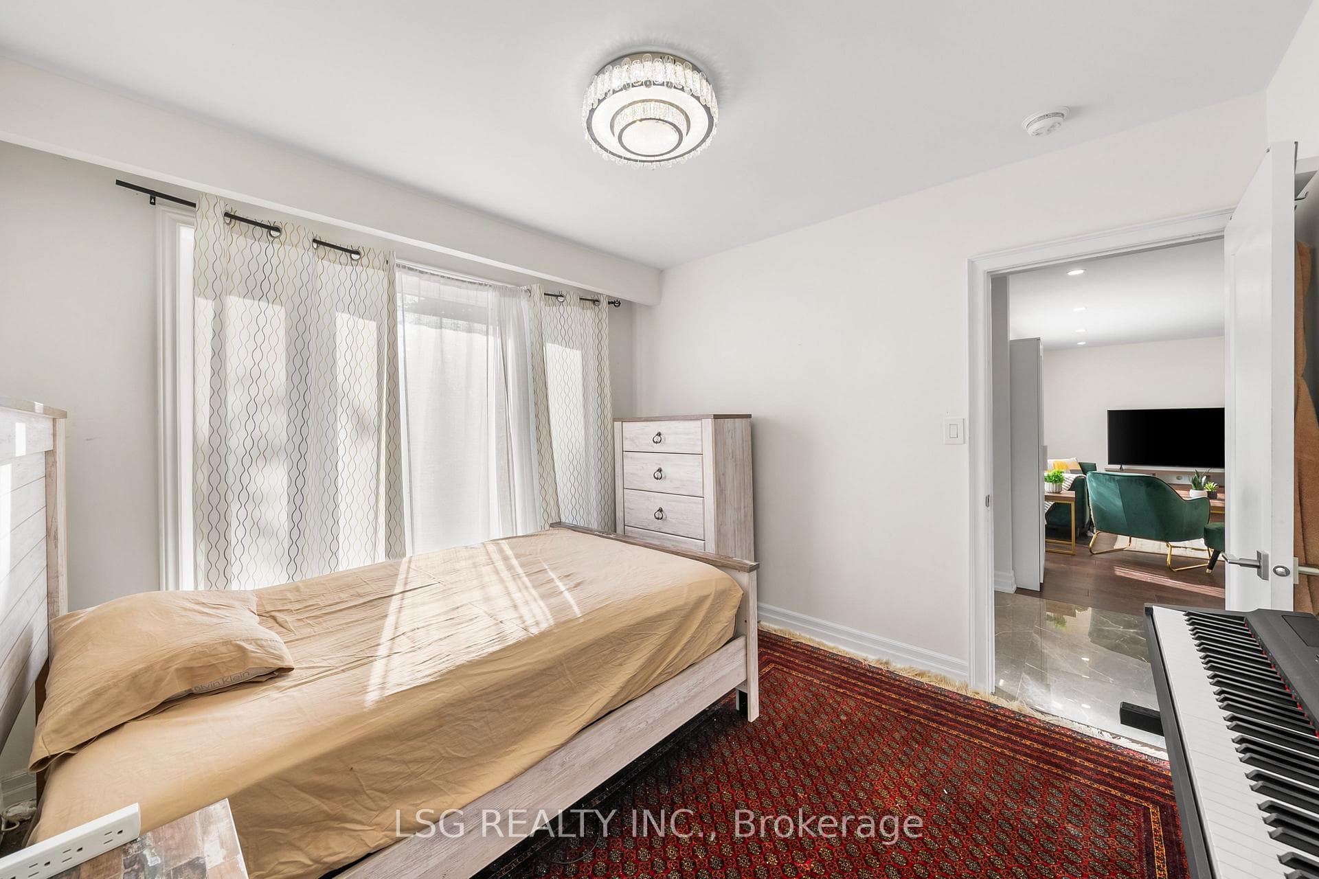 23 Sussex Avenue photo 15