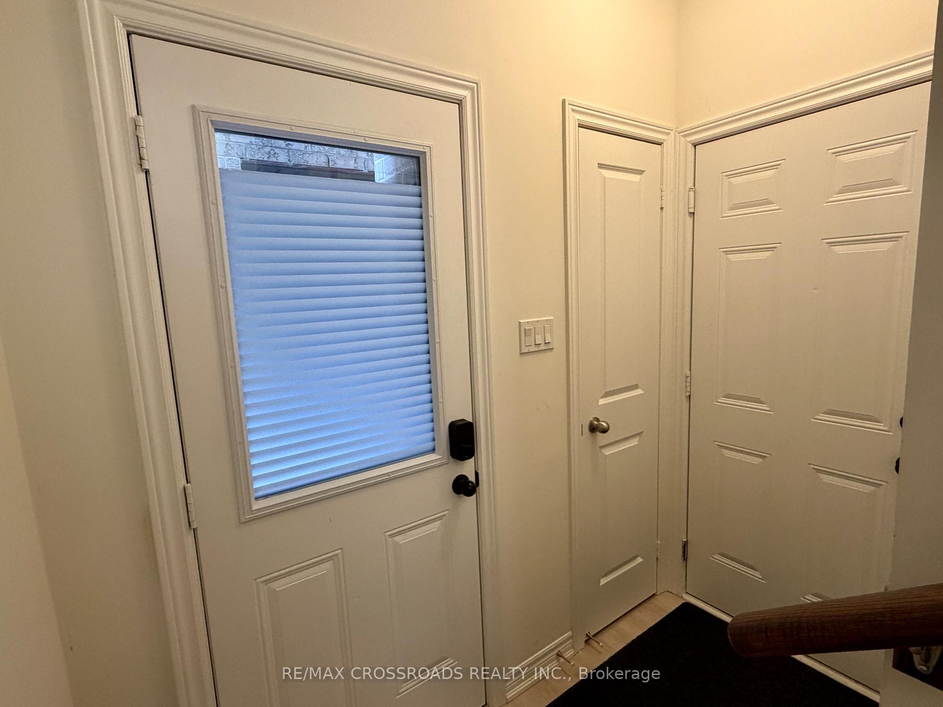 Side Entrance and Garage Acces