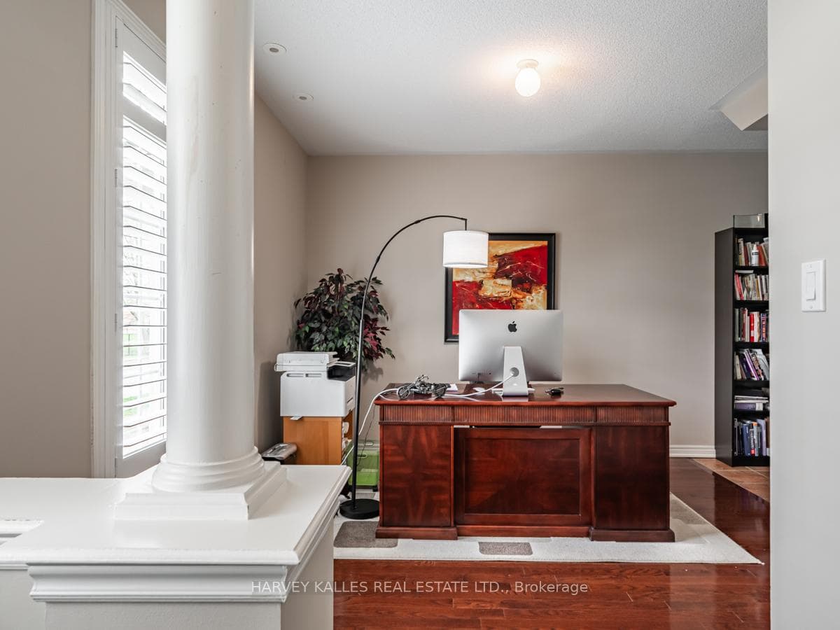 42 Rosewood Avenue photo 3