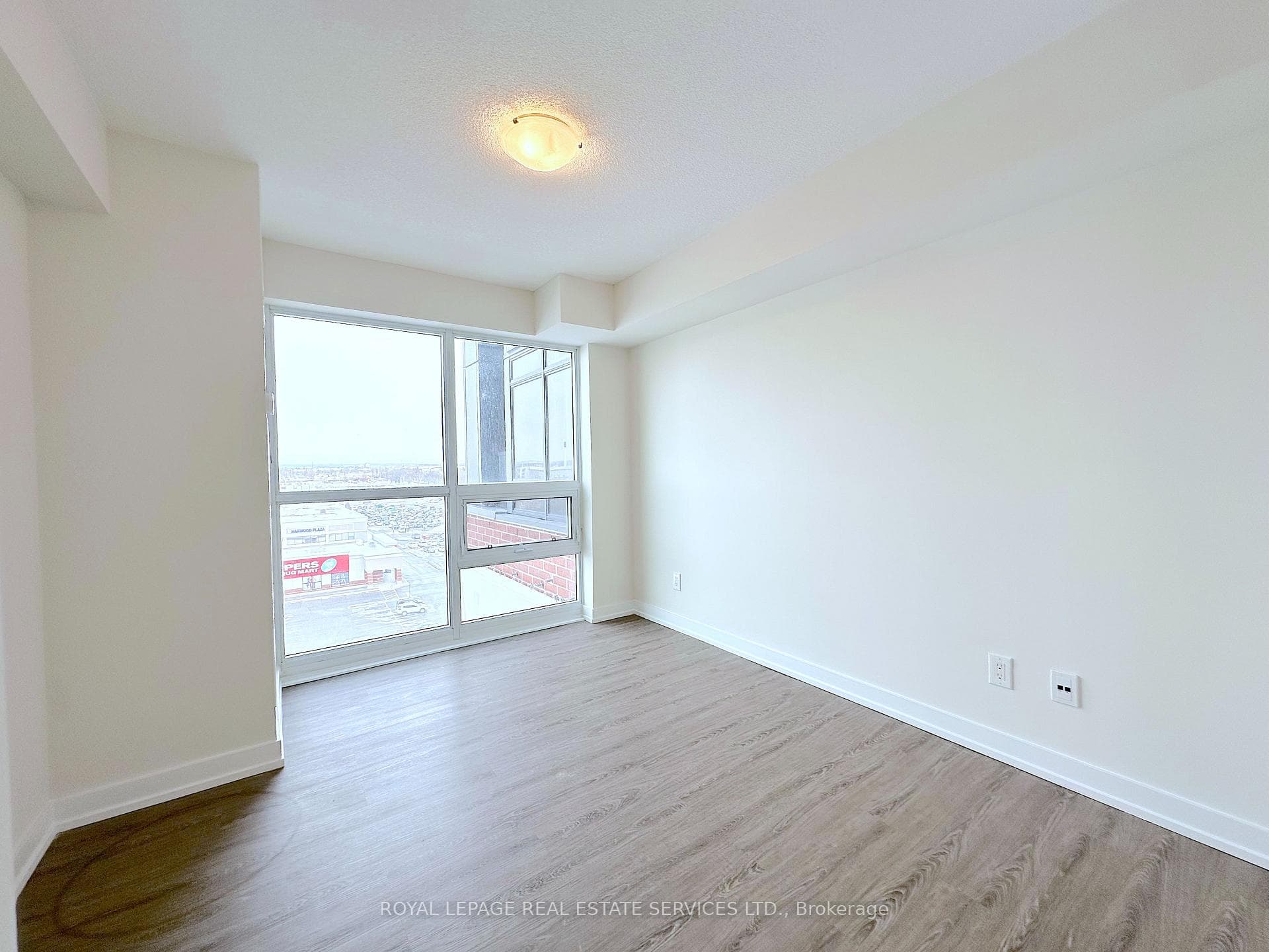 73 Bayly Street Unit 903 photo 9