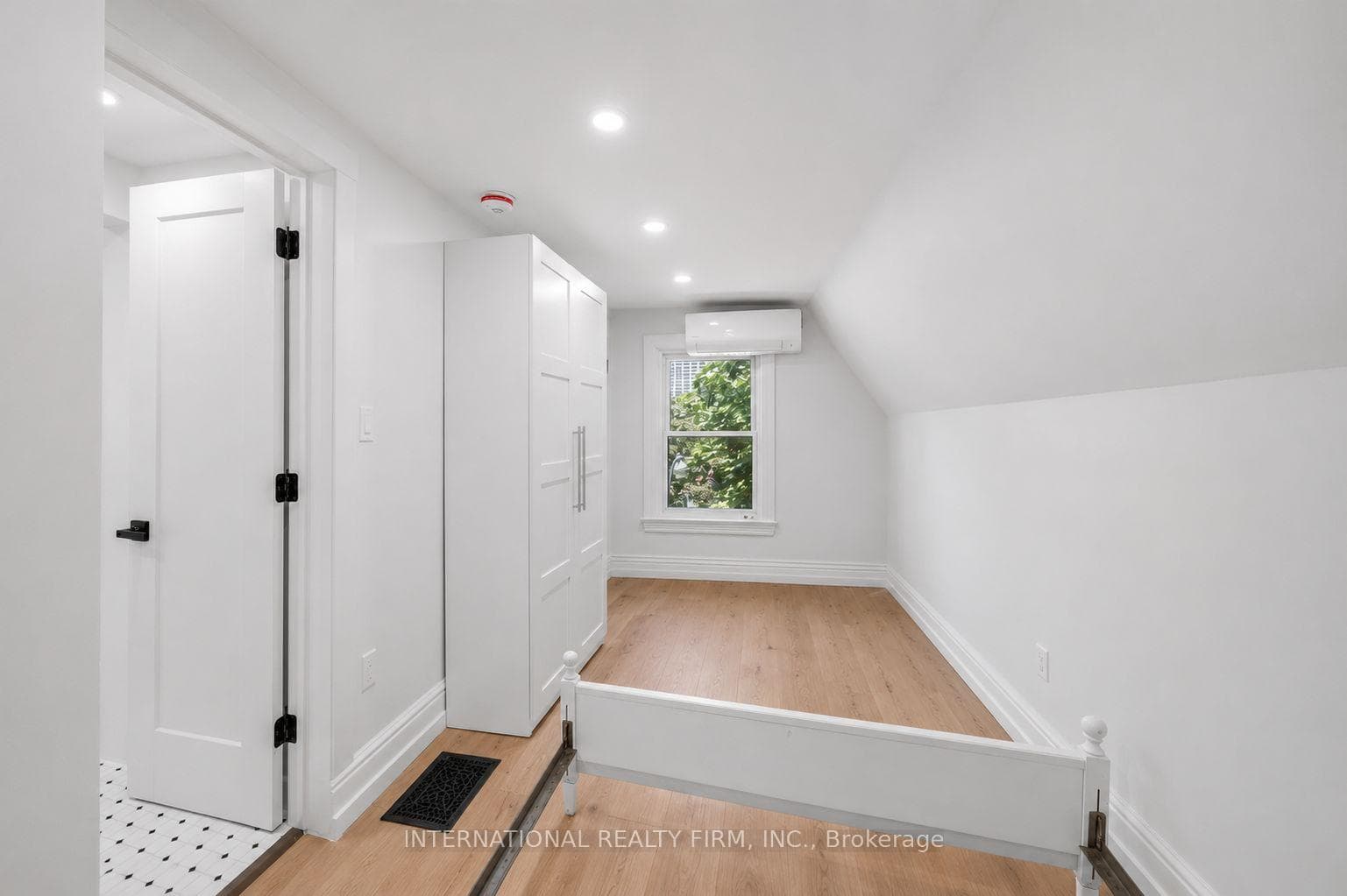 793 Dufferin Street Unit Upper photo 23