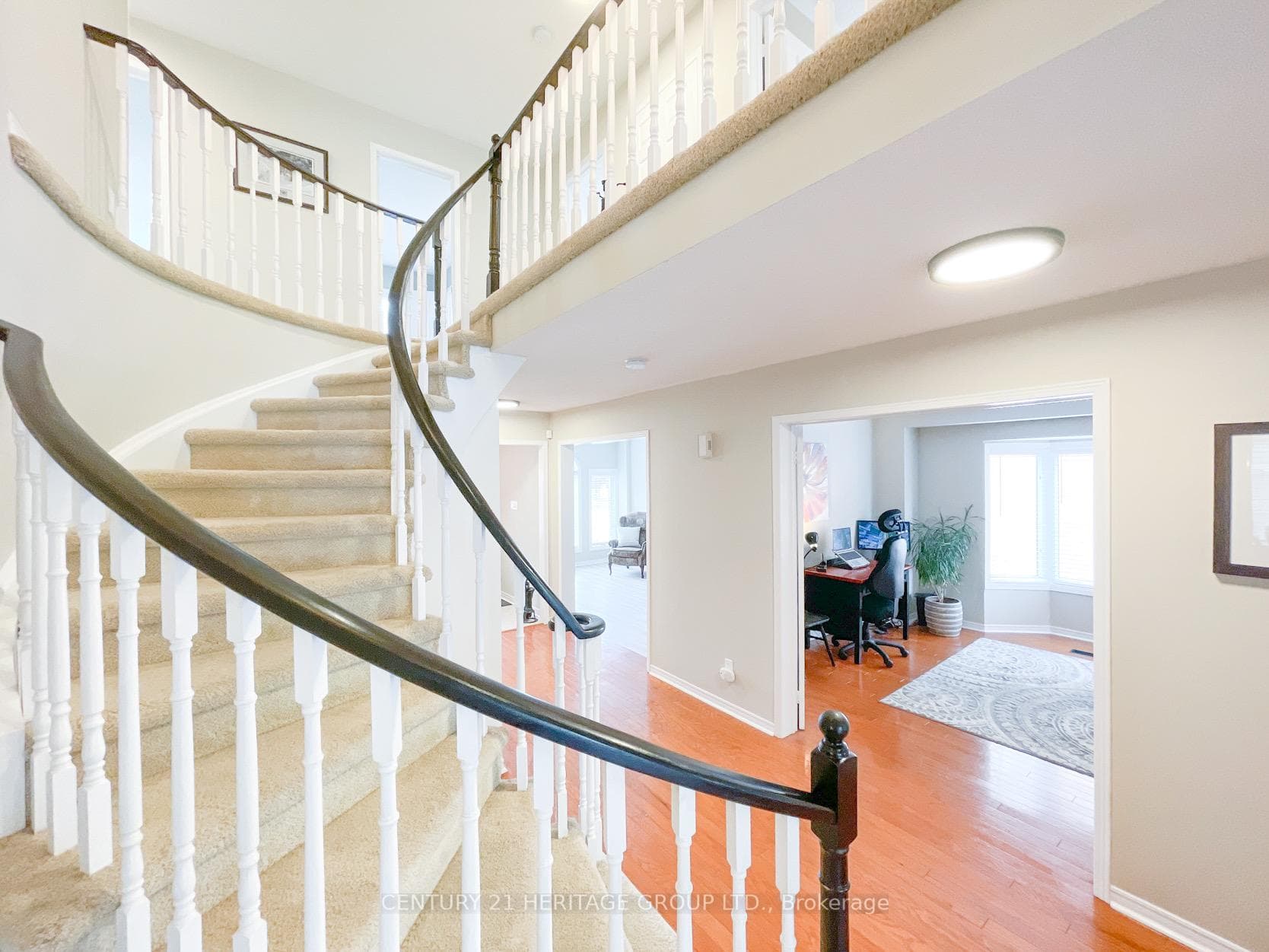 379 Amberlee Court photo 4